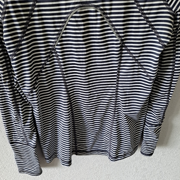 Zella Blue and White Sweatshirt - Picture 6 of 8